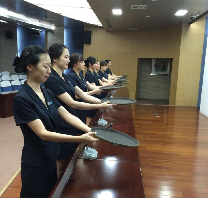 江蘇省機(jī)關(guān)事務(wù)管理局靖江機(jī)管局組織開(kāi)展酒店管理禮儀培訓(xùn)